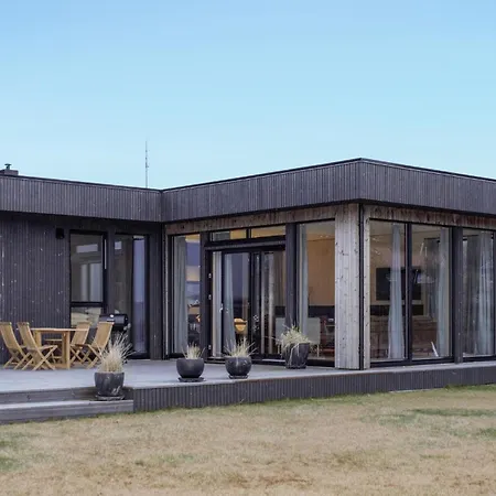 Lovely In Lindesnes With Kitchen