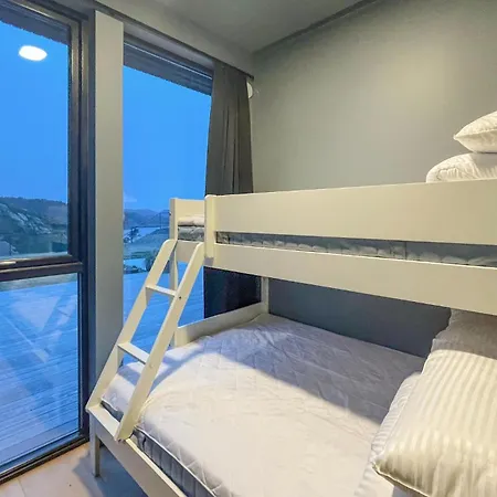 Vakantiehuis Prachtig Met 3 Slaapkamers In Svenevik
