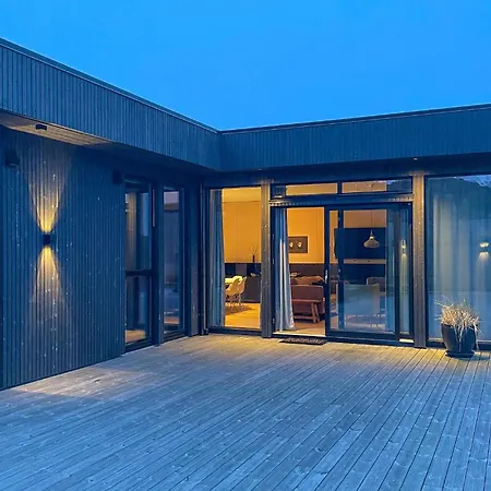 Lovely In Lindesnes With Kitchen