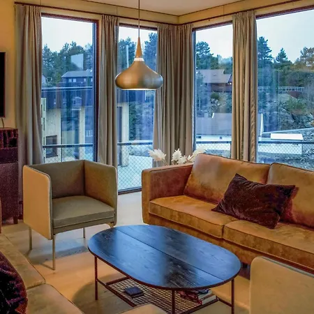 Prachtig Met 3 Slaapkamers In Svenevik