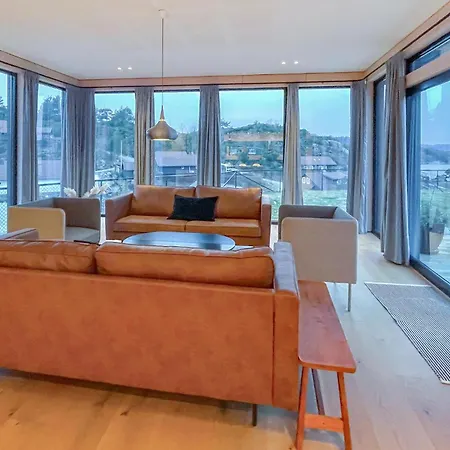 3 Bedroom Lovely In Lindesnes Svenevik